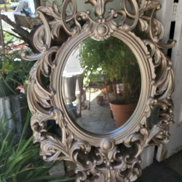 Vanity mirror